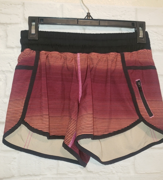 lululemon athletica Pants - Lululemon Striped Shorts Size 6